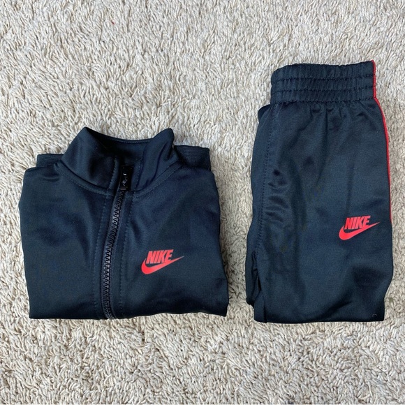 Nike Tracksuit, Infant Size 12 Months - Picture 10 of 10